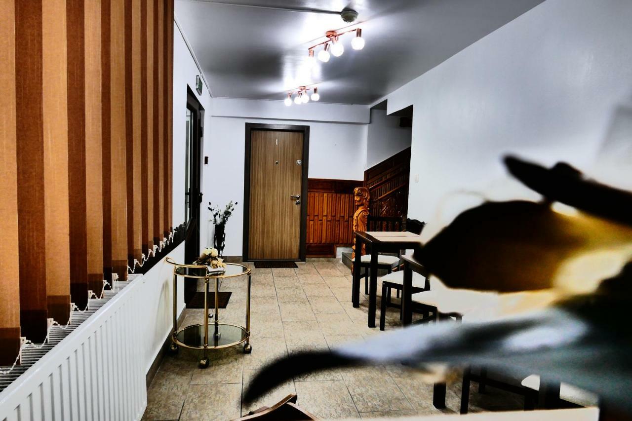 فندق Pensiunea Roua Florilor آنينا المظهر الخارجي الصورة